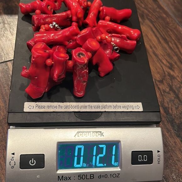 Original red colored coral rods necklace composed of colored not varnished rods - Picture 8 of 8